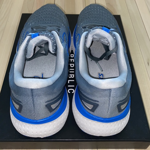 Brooks Glycerin 19 Size 8.5 (2E) - Picture 4 of 9